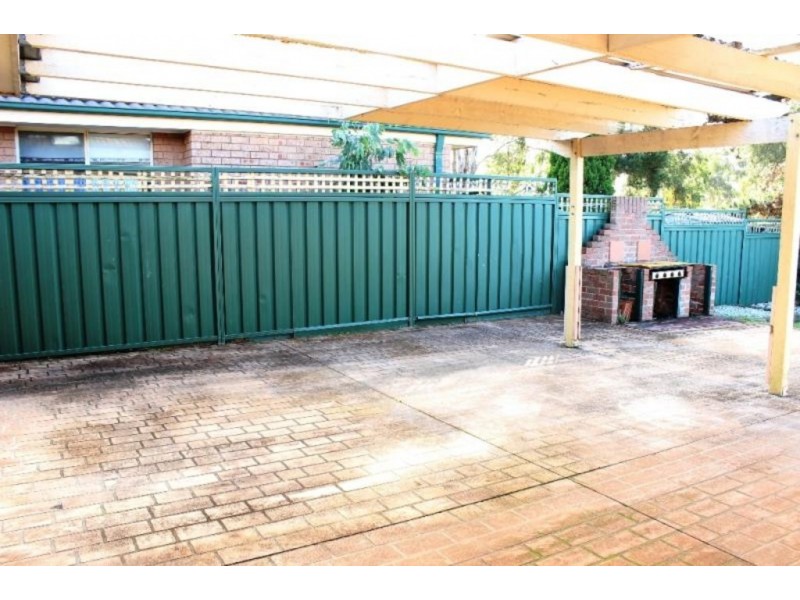 14 Spence Place, St Helens Park NSW 2560