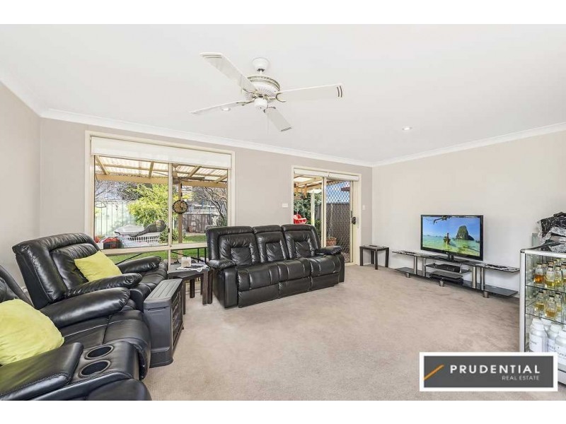 42 Aberfeldy Crescent, St Andrews NSW 2566