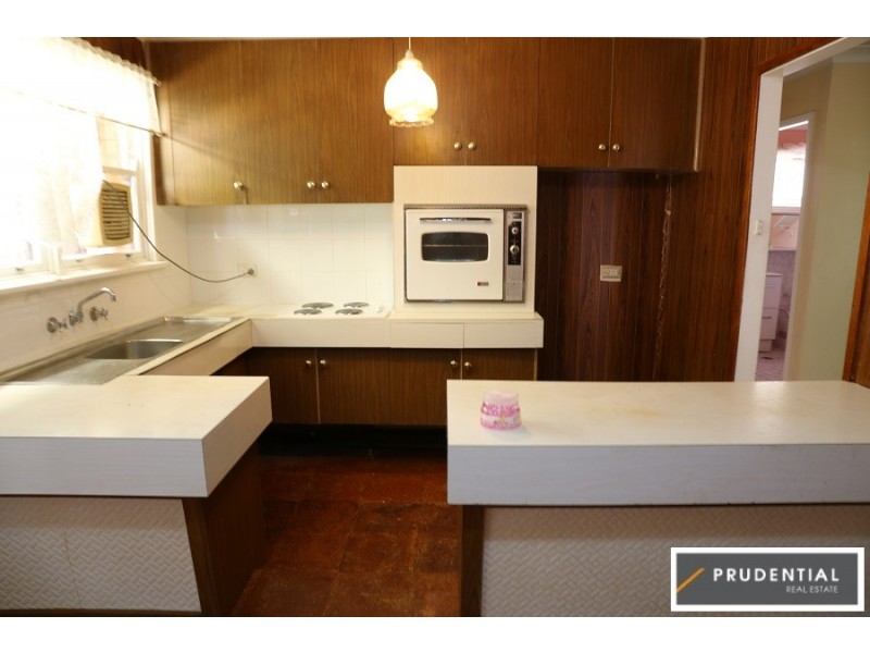 42 Raymond Crescent, Campbelltown NSW 2560