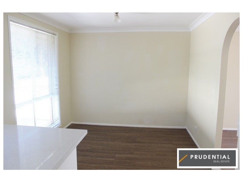 10 Tungoo Place, St Helens Park NSW 2560