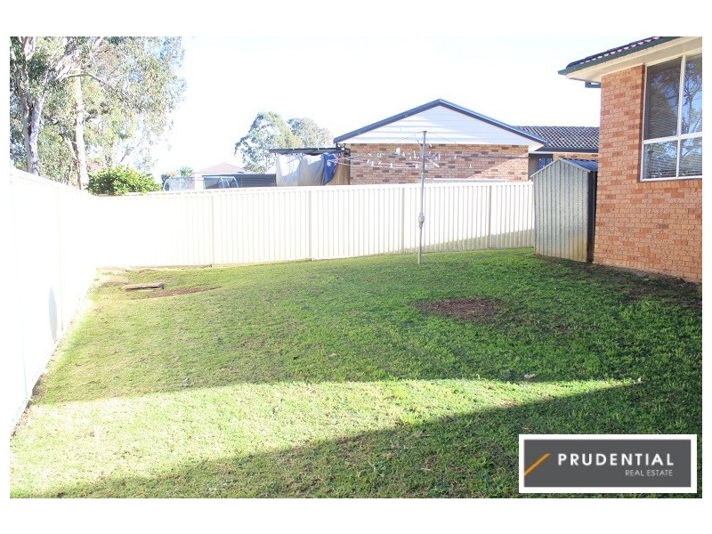 10 Tungoo Place, St Helens Park NSW 2560
