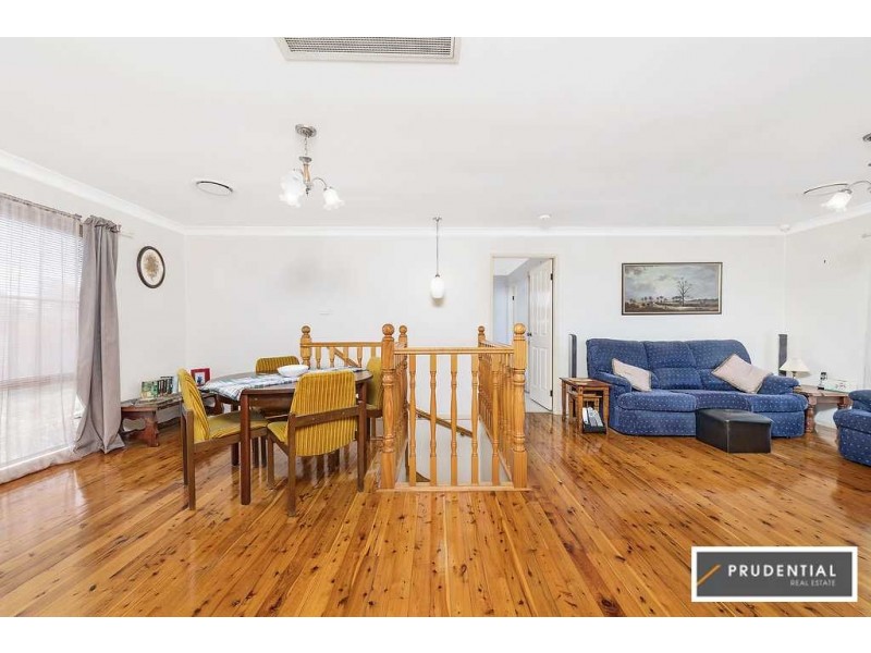 4 Siward Place, Rosemeadow NSW 2560