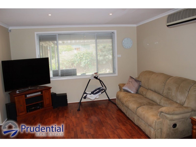 11 Bloodwood Place, Bradbury NSW 2560