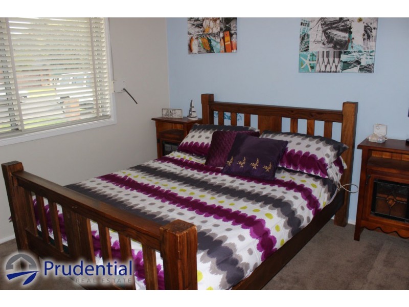 11 Bloodwood Place, Bradbury NSW 2560