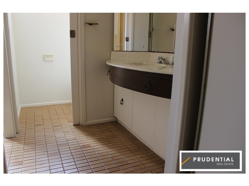 13 Wallaga Ave, Leumeah NSW 2560