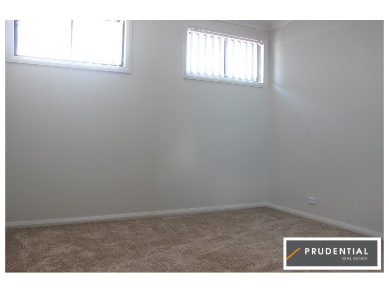 10 Dowie Drive, Claymore NSW 2559