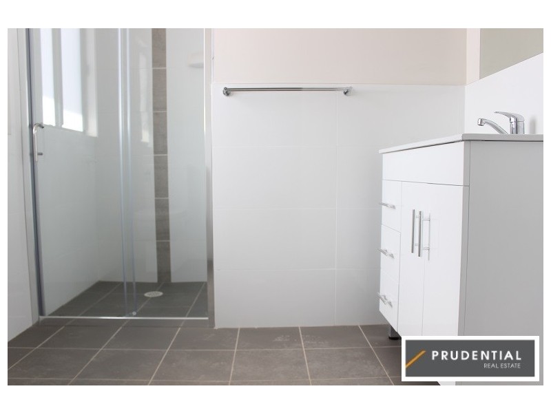 10 Dowie Drive, Claymore NSW 2559