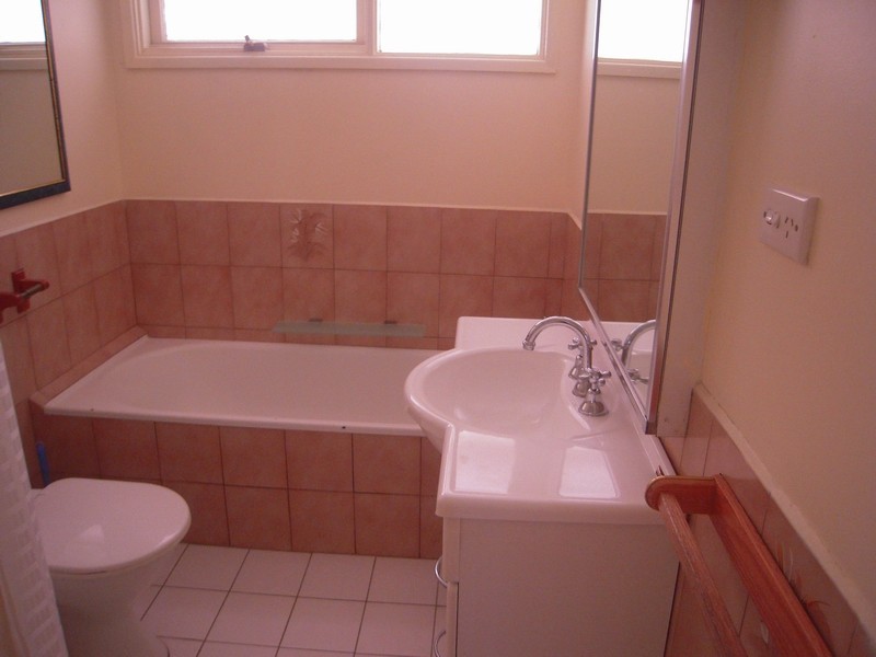 17 Weemala Crescent, Bradbury NSW 2560