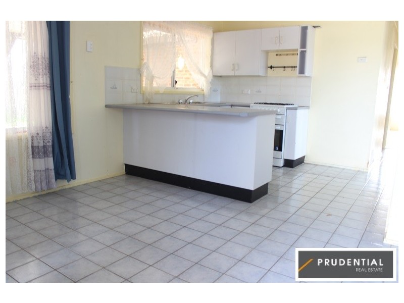 3 Osburn Place, St Helens Park NSW 2560