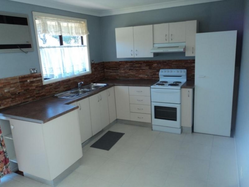 17a Crispsarkle Drive, Ambarvale NSW 2560