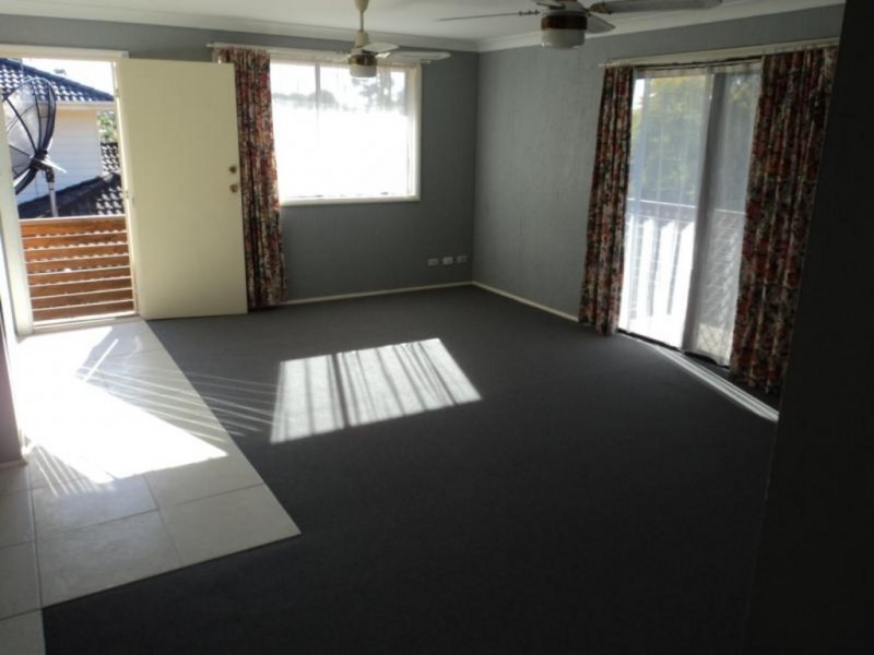 17a Crispsarkle Drive, Ambarvale NSW 2560