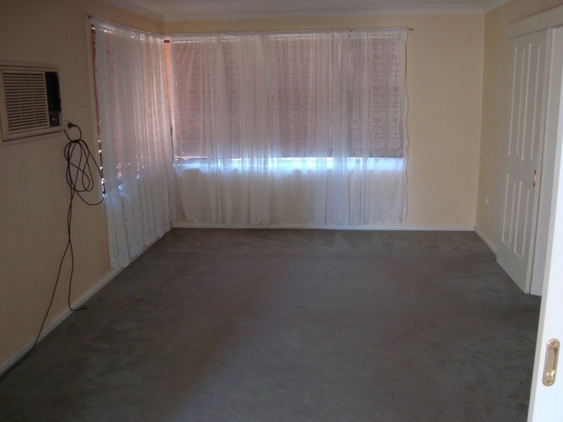 5 Loorana Place, Leumeah NSW 2560