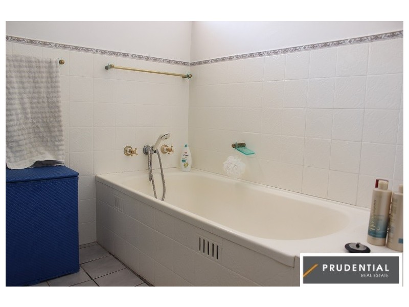 132 Campbellfield Avenue, Bradbury NSW 2560
