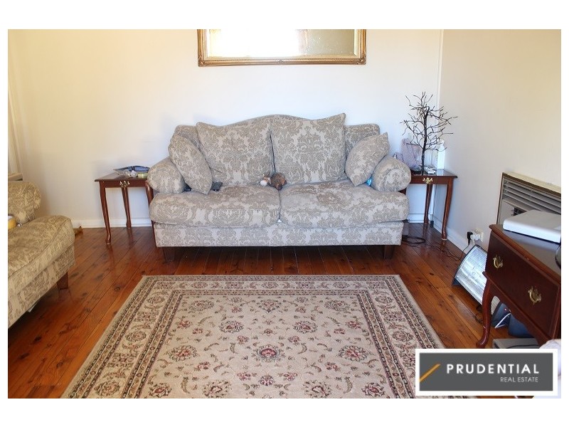 20 Farnsworth Avenue, Campbelltown NSW 2560