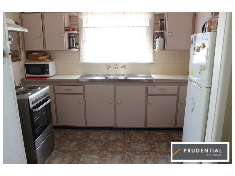20 Farnsworth Avenue, Campbelltown NSW 2560