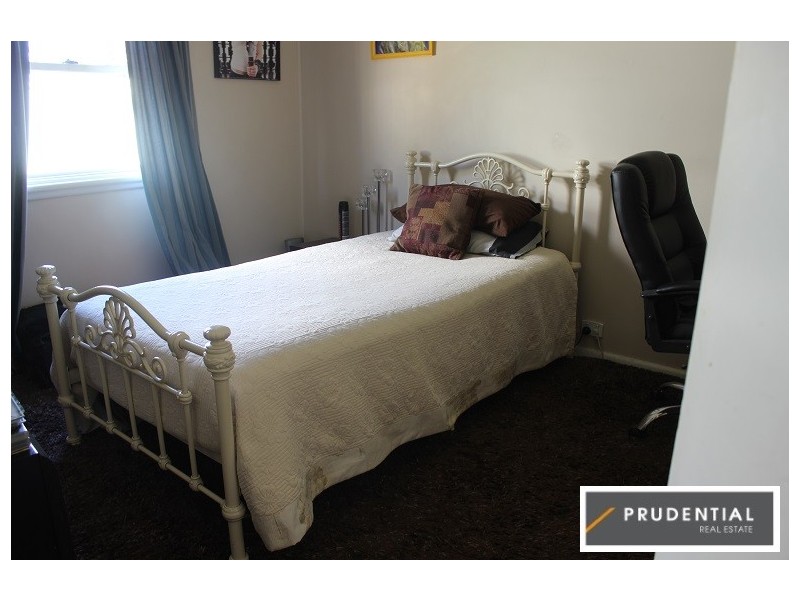 20 Farnsworth Avenue, Campbelltown NSW 2560