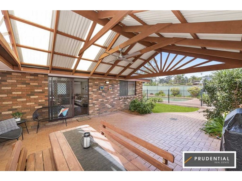 40 Peugeot Drive, Ingleburn NSW 2565