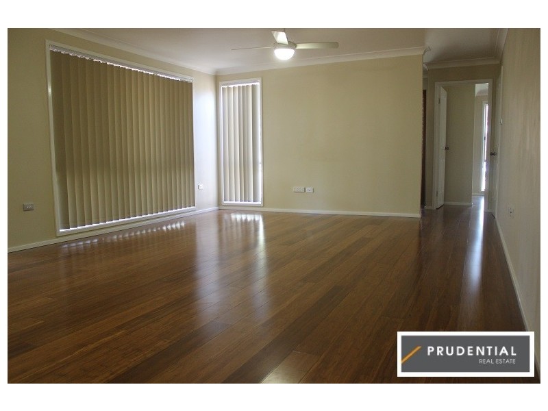 63 Donalbain Crescent, Rosemeadow NSW 2560