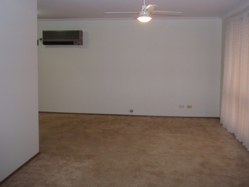 5 Dunbar Place, Mount Annan NSW 2567