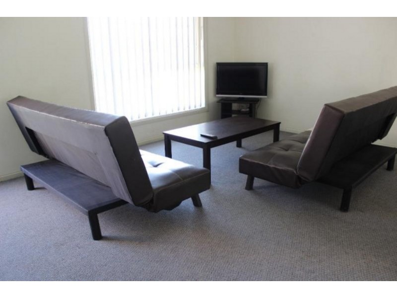 1/5 Wickfield Circuit, Ambarvale NSW 2560