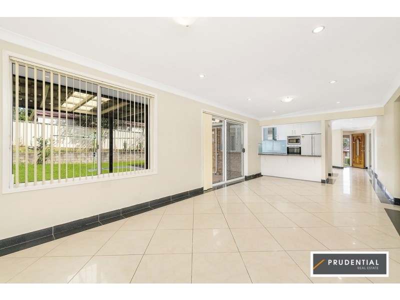 11 Bianca Place, Rosemeadow NSW 2560