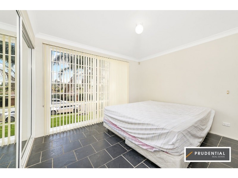 11 Bianca Place, Rosemeadow NSW 2560