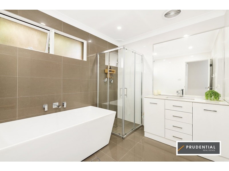 3 Kooloona Crescent, Bradbury NSW 2560