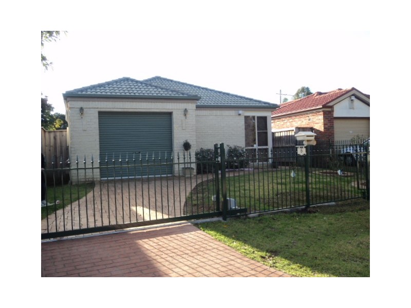 5 Ore Place, Eagle Vale NSW 2558