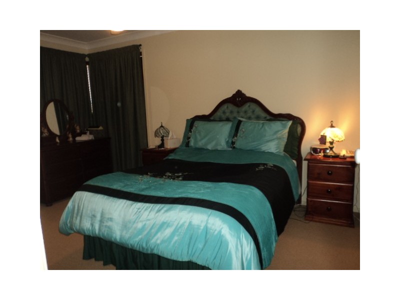 5 Ore Place, Eagle Vale NSW 2558