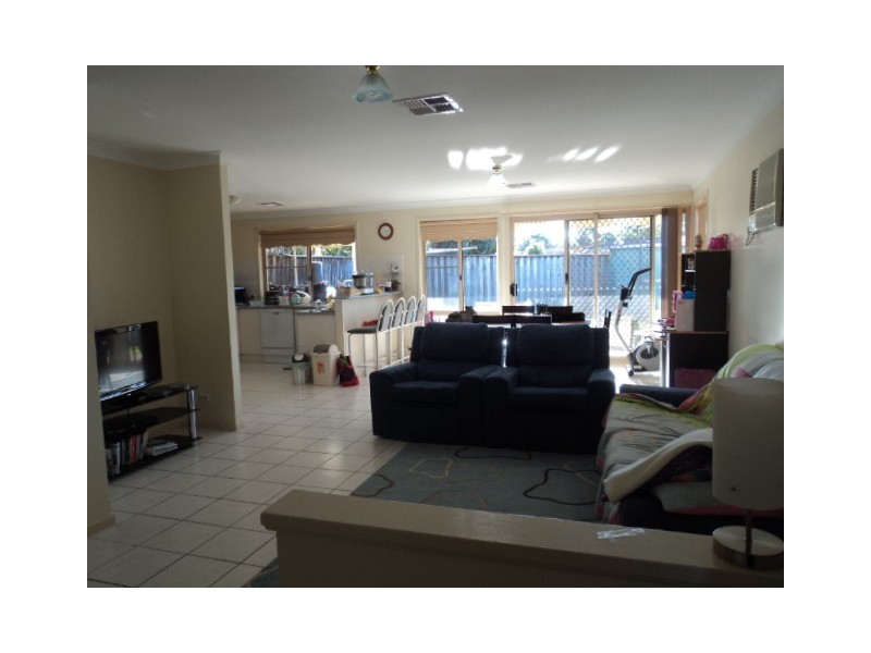 5 Ore Place, Eagle Vale NSW 2558