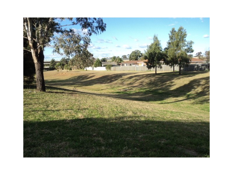 5 Ore Place, Eagle Vale NSW 2558