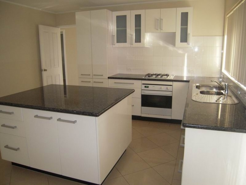 105 The Parkway, Bradbury NSW 2560