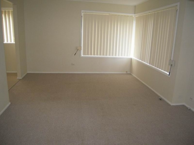 105 The Parkway, Bradbury NSW 2560