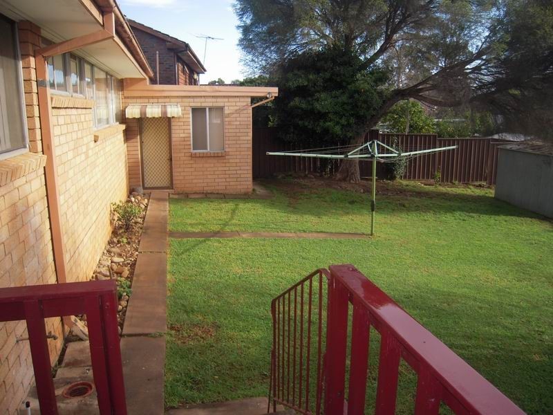 105 The Parkway, Bradbury NSW 2560