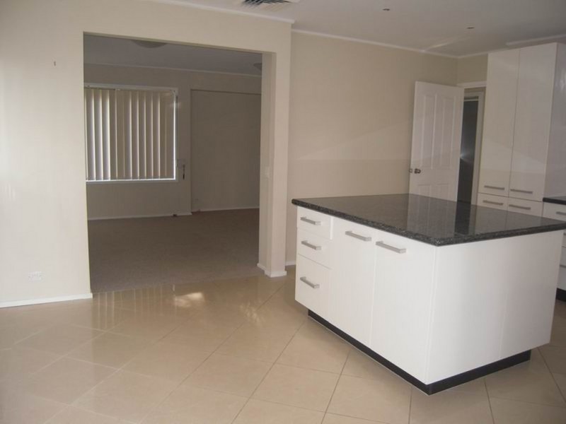 105 The Parkway, Bradbury NSW 2560