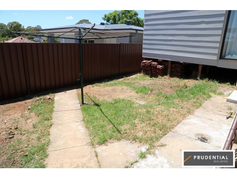 18 Bradbury Avenue, Campbelltown NSW 2560