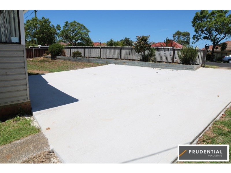 18 Bradbury Avenue, Campbelltown NSW 2560