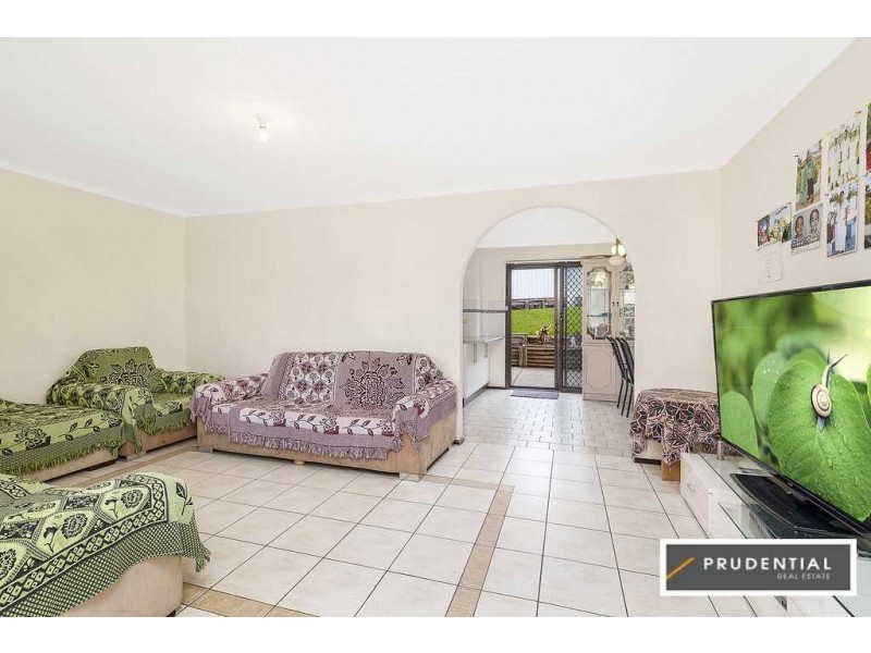 20 Crispsparkle Drive, Ambarvale NSW 2560
