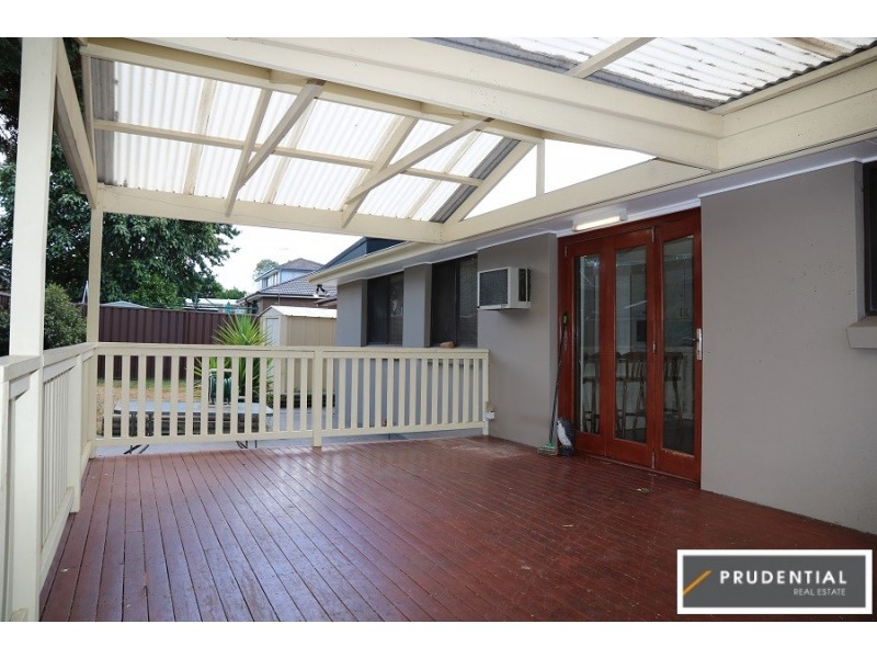 10 Singer Place, Ingleburn NSW 2565