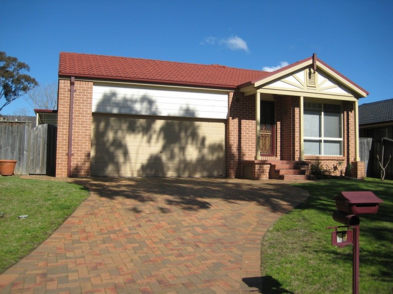 19 Collins Grove, Mount Annan NSW 2567