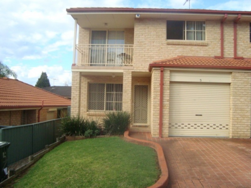 5/123 Lindesay Street, Campbelltown NSW 2560