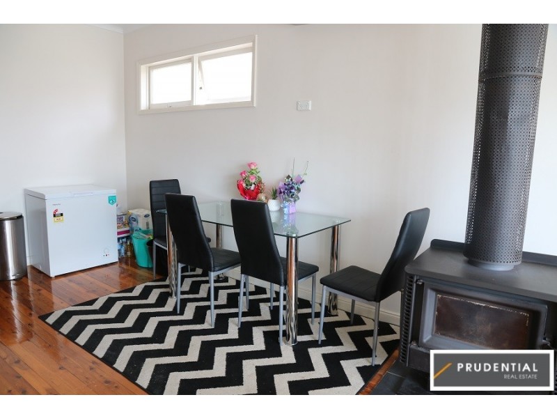 4 Sheather Place, Campbelltown NSW 2560