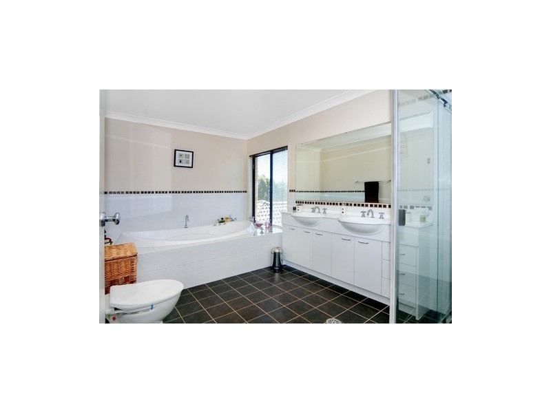 Glen Alpine NSW 2560