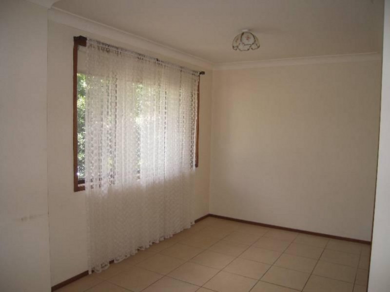 19 Lillyvicks Crescent, Ambarvale NSW 2560