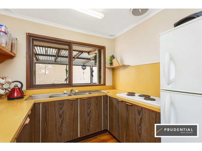 9 Jarndyce Avenue, Ambarvale NSW 2560