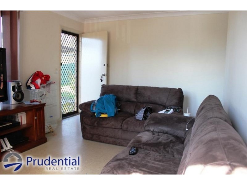 60 Anthony Drive, Rosemeadow NSW 2560