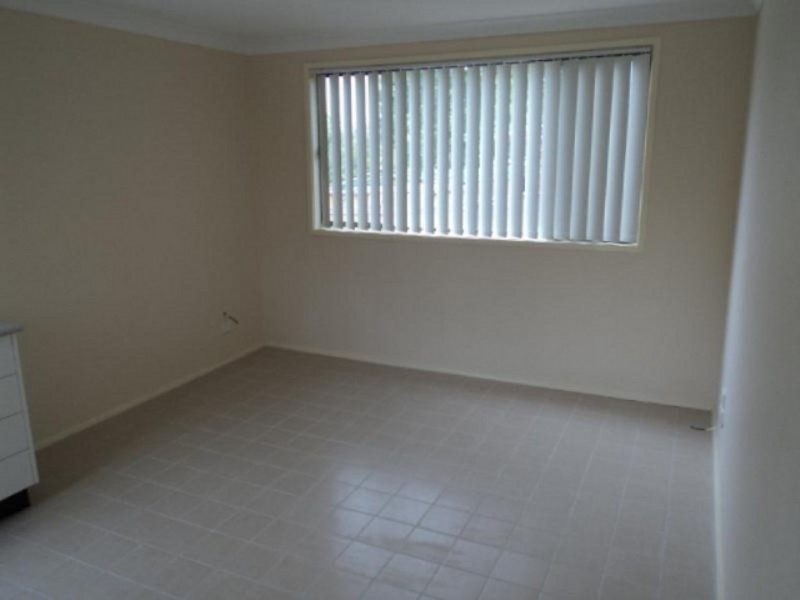 9A Kooloona Cres, Bradbury NSW 2560