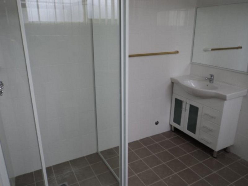 9A Kooloona Cres, Bradbury NSW 2560