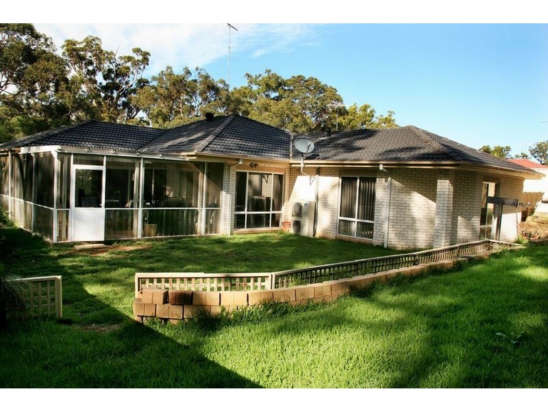 25 Cameron Place, St Helens Park NSW 2560