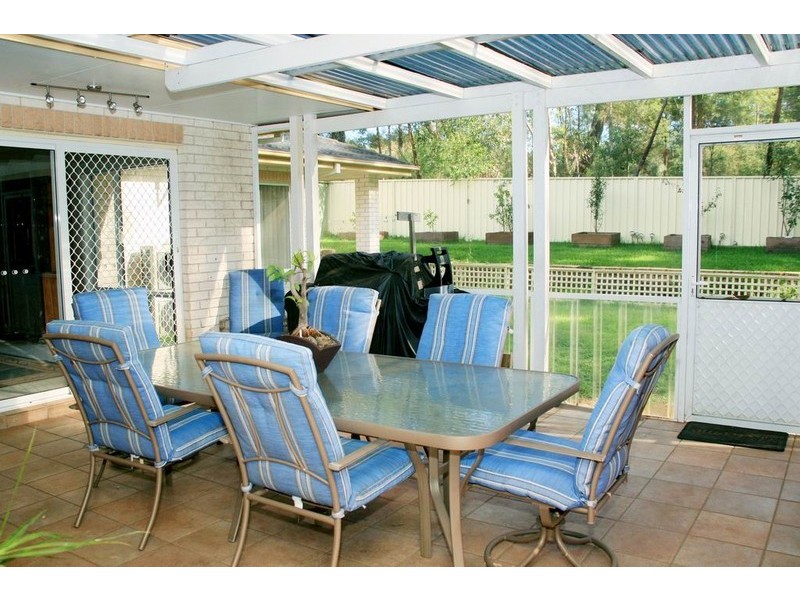 25 Cameron Place, St Helens Park NSW 2560